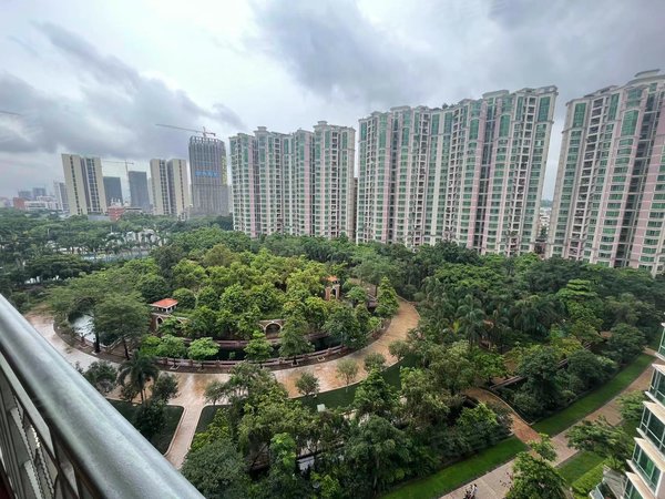 广州番禺大石新月明珠花园近地铁 望花园 大户型 小区绿化好 有游泳池