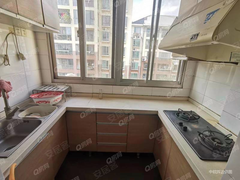 金蓝湾3室2厅8668m满五年