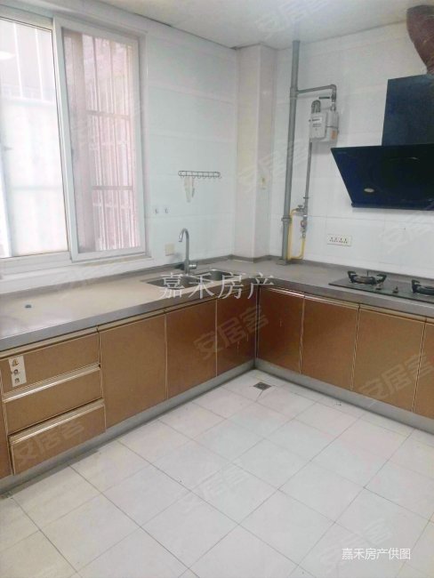 天慧城 繁华地段 电梯房 3室简装带家具家电 有证满二 急售