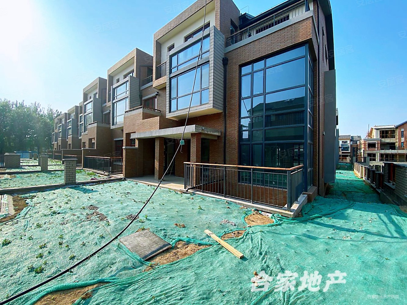 亚运新新家园东边户三面采光五居室带电梯车库客厅挑空