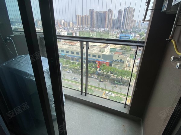 深圳宝安马安山珑湾世界花园(商住楼)珑湾 一房一厅出租 拎包入住