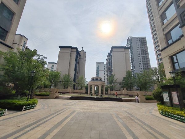 青岛黄岛隐珠红星天铂(一期)二小六中附近,红星天铂一期,自住精装