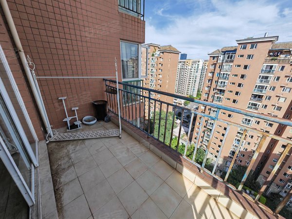 昆明官渡世纪城茗春苑茗春苑 大单间带阳台 近世纪金源 大都摩天 包