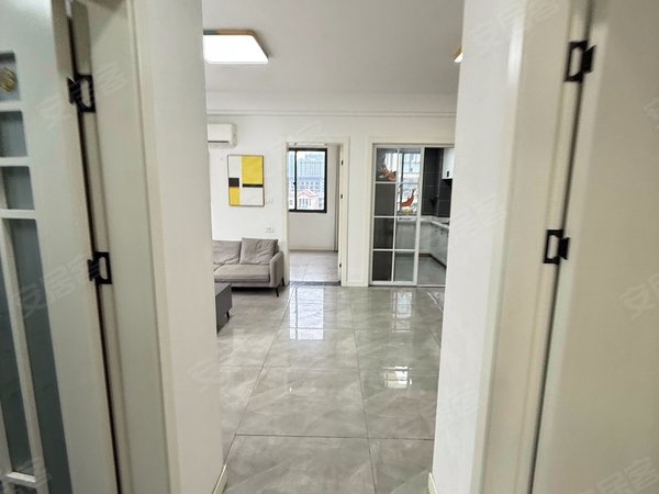 海宁长安镇农发区鸿翔东方郡长安仰山郡！精装三房出租！好楼层！边套出租房源真实图片