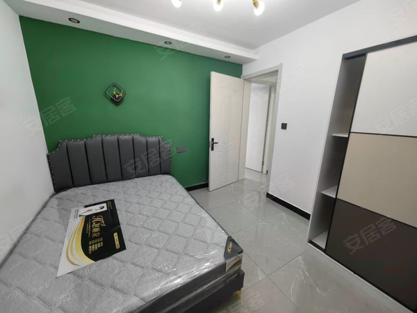 上海浦东康桥东康名苑东康名苑,临近昌硕,可短租,家具家电齐全,房租月