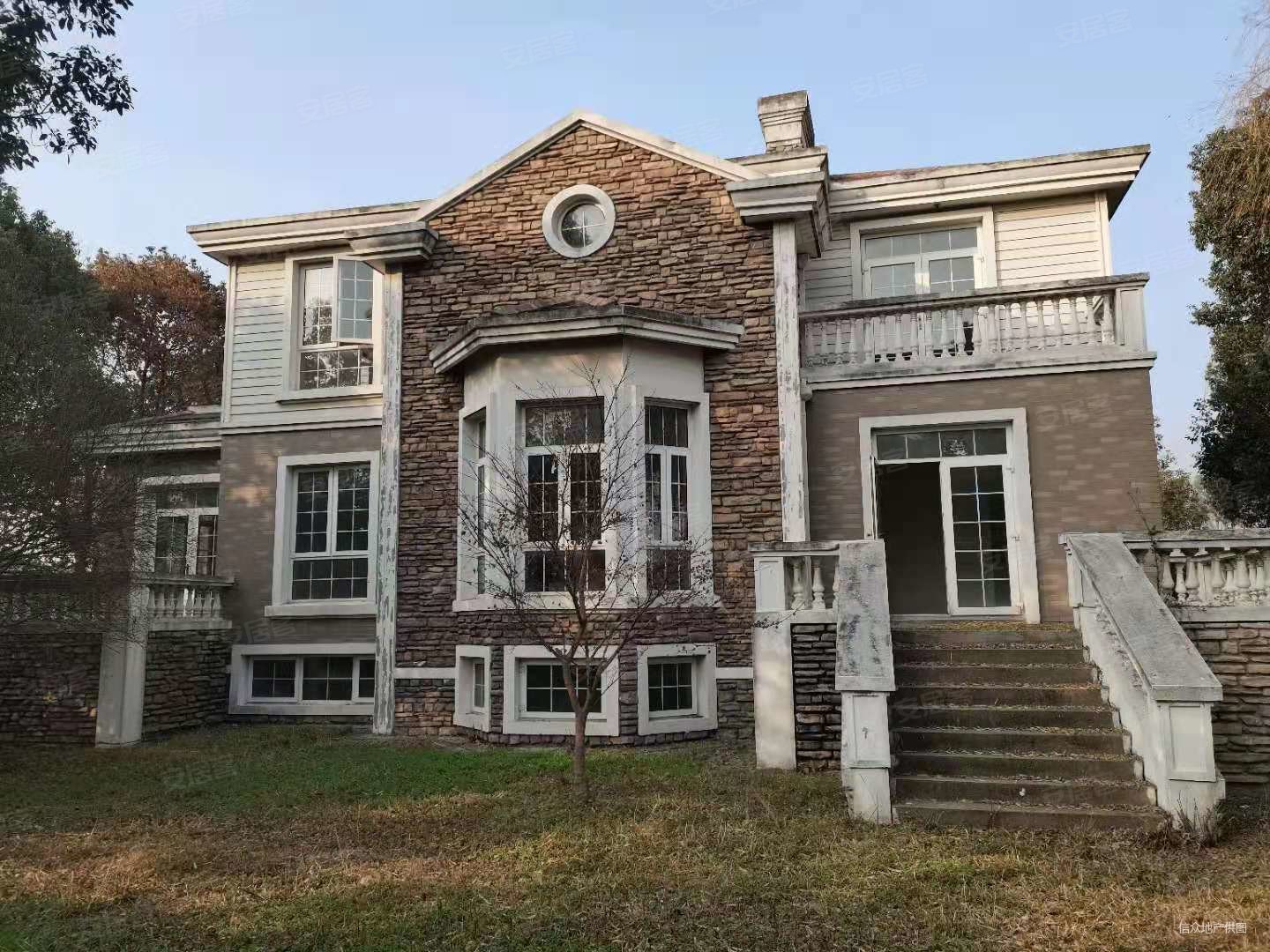 金澄明珠别墅44759平1350万5室2厅4卫