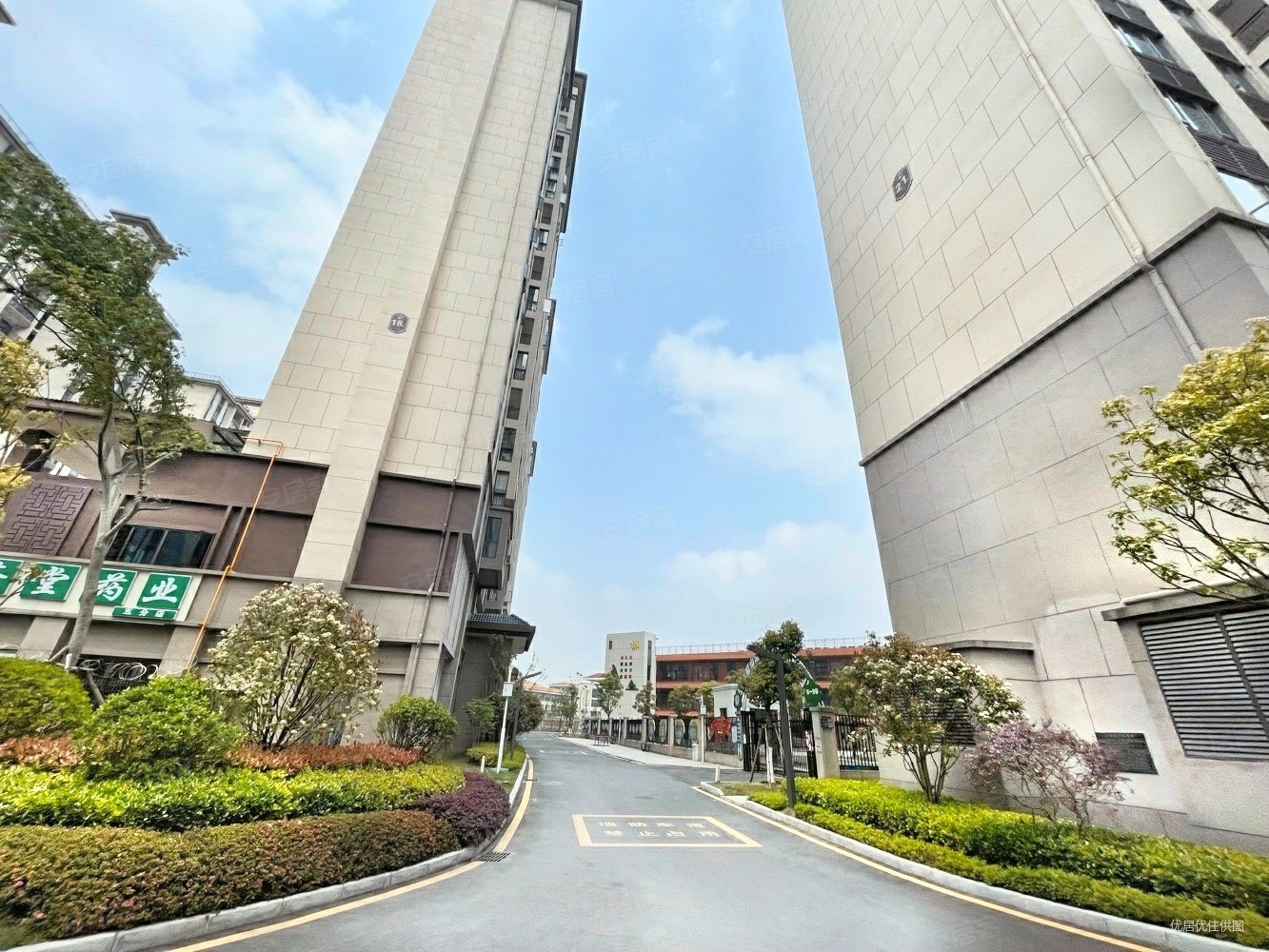 碧桂园西南上城天悦府4室2厅2卫144㎡南118万
