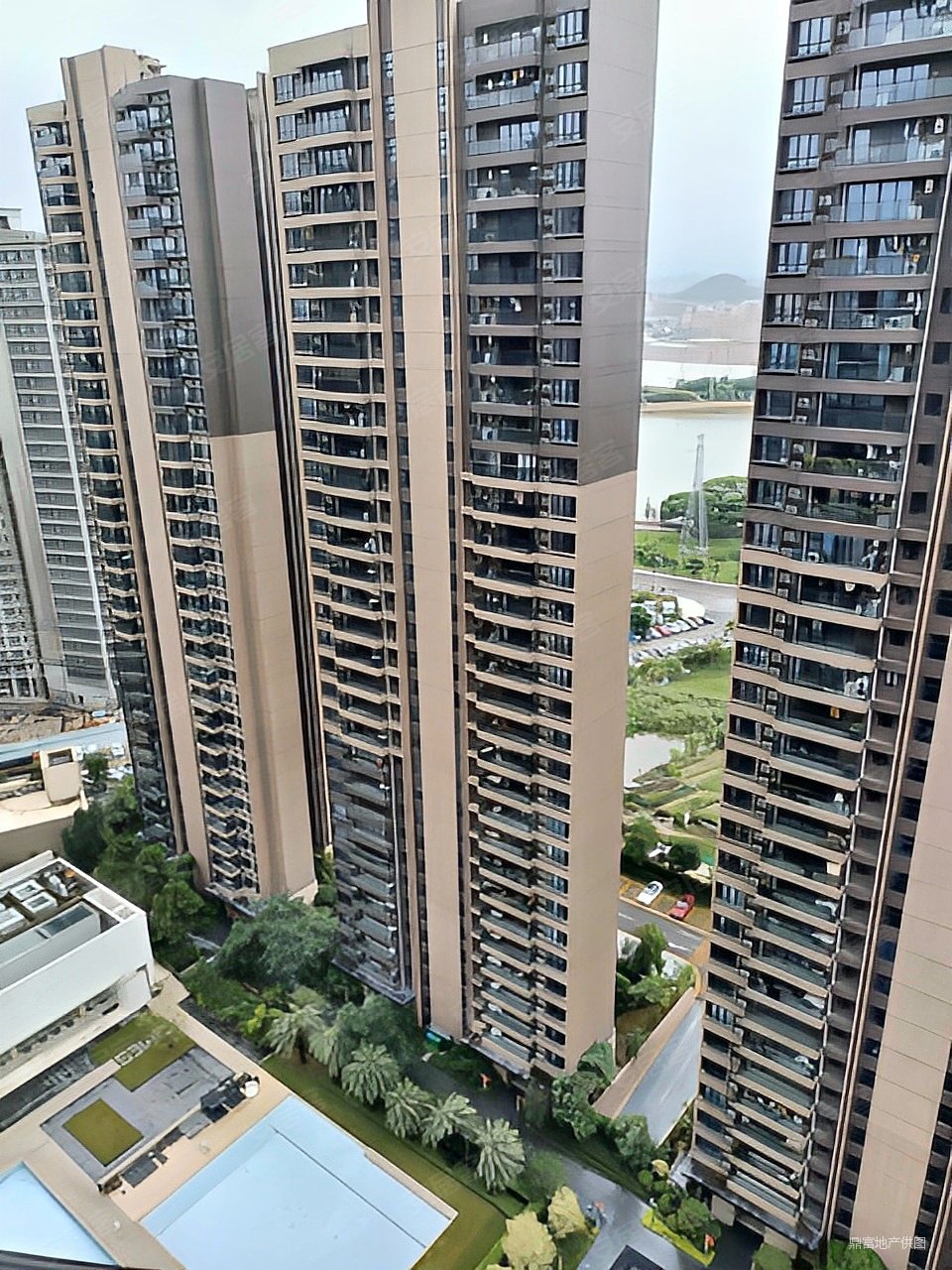 全茶山地铁口旁至笋盘时代荟旁豪装4房业主急售还价就卖