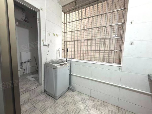 广州荔湾龙溪菊树一巷-十三巷自建房广佛线菊树 一室一厅 实地实拍 采光通透 配套齐全出租房源真实图片