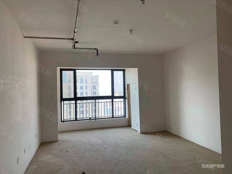 威廉公馆一梯一户三室两厅两卫南北通透可按揭随时能看