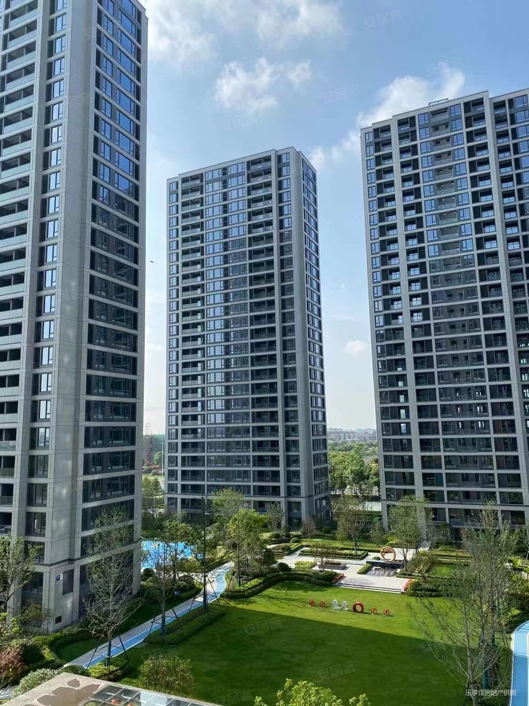 平湖市中芯(融创海樾府)送车位|带装修|采光无遮挡|价格可谈,融创海越