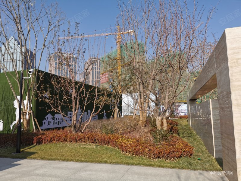 万科翡翠湖望 三居室精装修 湖景房 政府核心居住地
