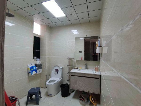 徐州丰县丰县城区栖凤园新城区 精装修三室两卫 家电齐全 免费停车 出行方便出租房源真实图片