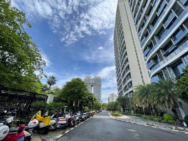 三亚吉阳迎宾路保利中铁中环广场三亚市中心繁华地段(保利中环广场)