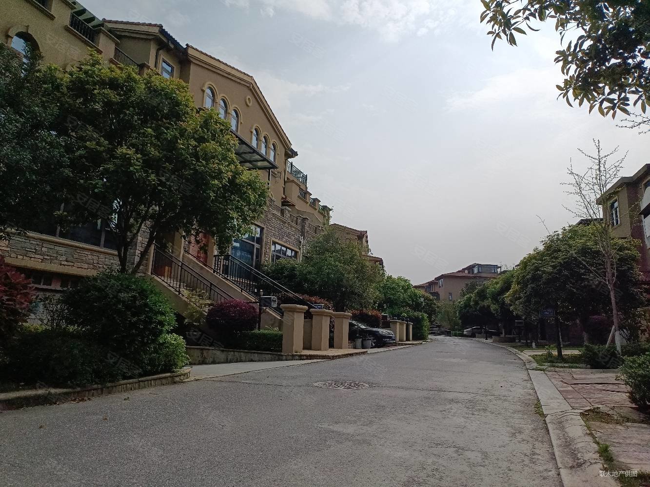 梅溪湖双拼别墅已改建靠近地铁口花园300平,振业城(别墅)二手房,1380