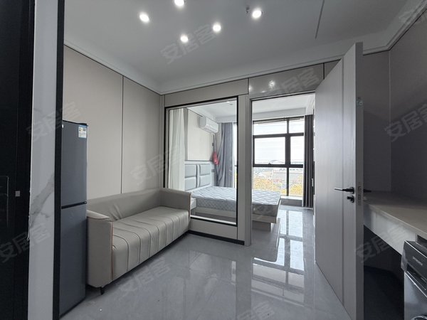 金华浦江县浦江城东一点红大道177号楼本人房東，精装修公寓出租，随时看房，停车方便，押一付一。出租房源真实图片