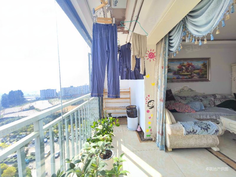 市政府旁 惠景园 精装三室带车位 满两年 房东急售 随时看房