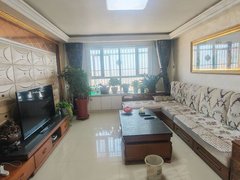 阿拉尔幸福路国际商贸城新苑名居 电梯 精装修 三室两厅一卫 拎包入住 可随时看房出租房源真实图片