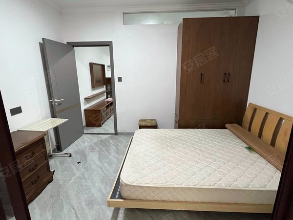 华南城商圈江南区人民医院附近万象尊府一房一厅