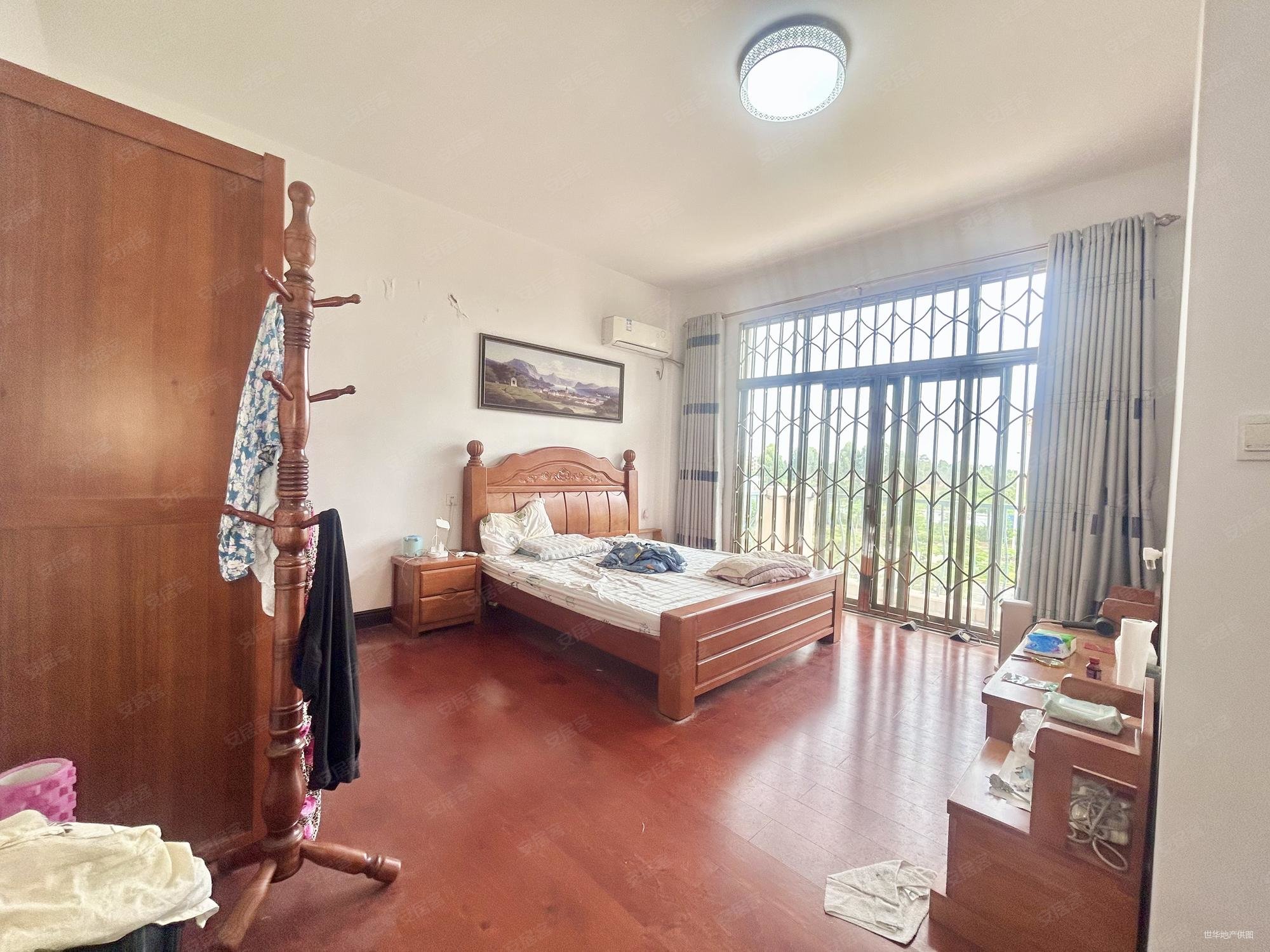 茂名碧桂园4室2厅3卫198㎡南北75.8万