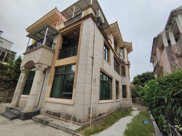 深圳龙华民治梅花山庄(别墅)独栋别墅!