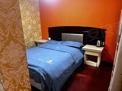 海西格尔木城区一室一厅一卫 华兴斜对面 市中心的房子出租房源真实图片