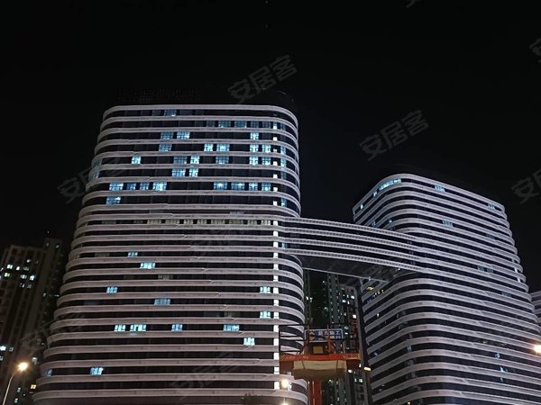 济南历城全福路劲东城(商住楼)荣盛大润发旁 路劲东城 路劲中心高层