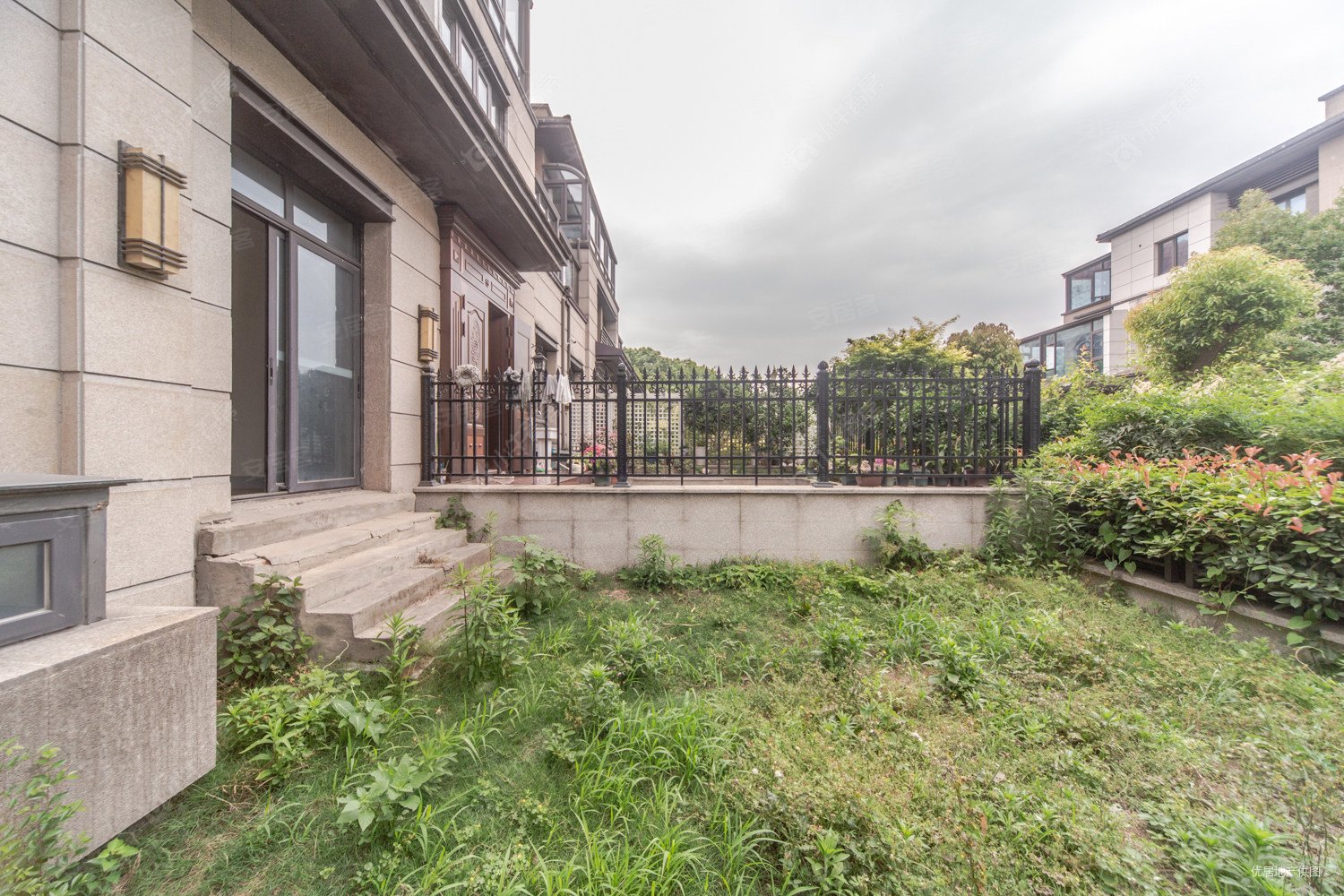 九龙仓时代上院(别墅)4室3厅3卫254.67㎡南北800万