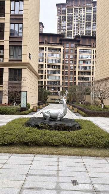 朝南  一套丨120平4房送车位丨没有遮挡45.8丨吾悦华府