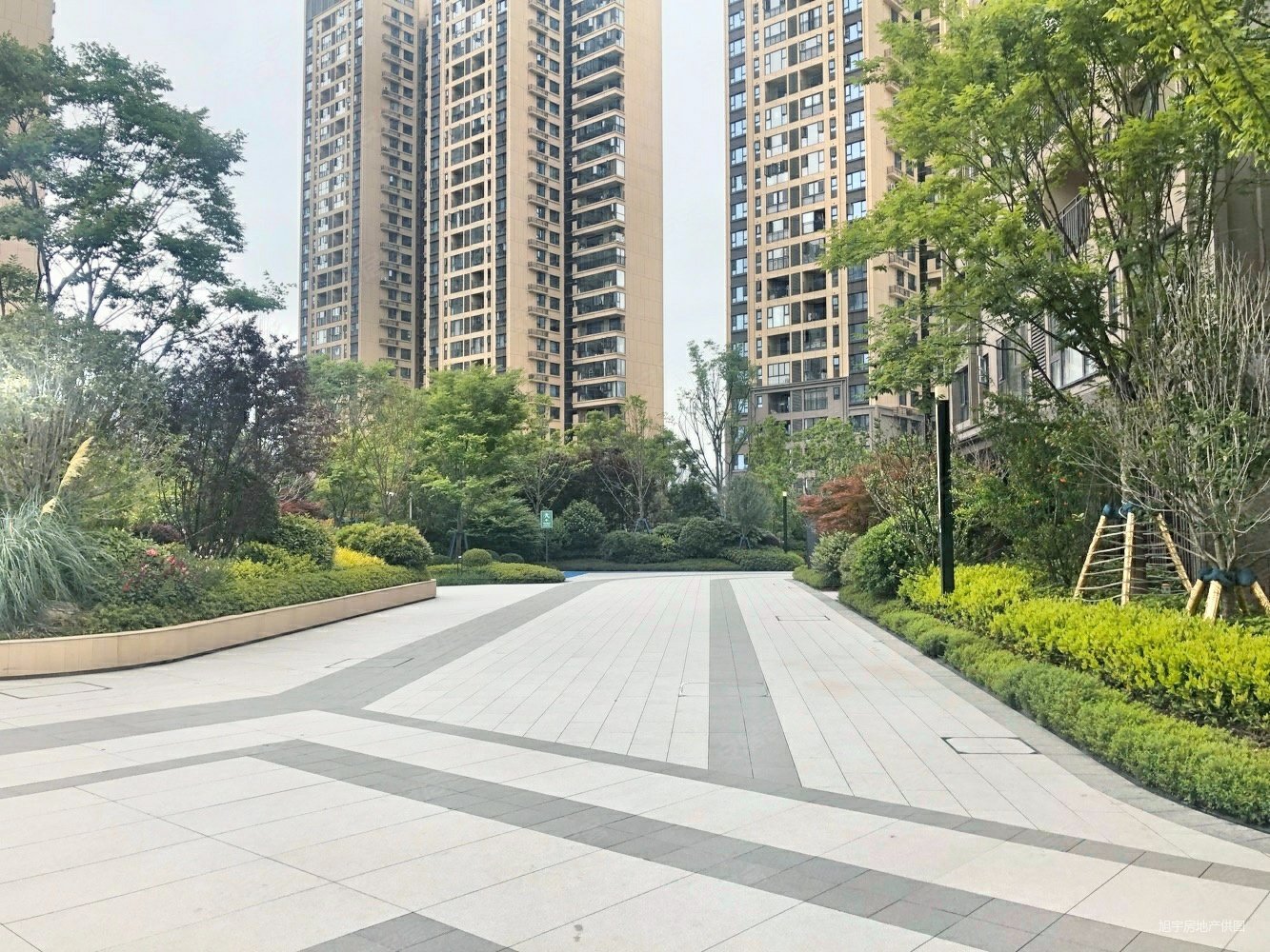 万科麓山4房2厅2卫128万