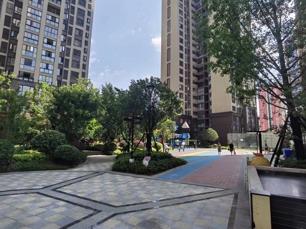 贵阳花溪花溪公园美的国宾府a区(二期)美的国宾府精装三房两厅出租