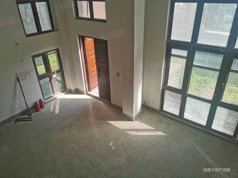 武夷绿洲沁荷苑(别墅)4室2厅3卫217㎡南北900万