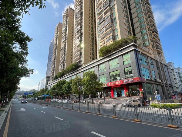 深圳龙华清湖贤华名苑贤华名苑 3室2厅2卫 电梯房 124平 配套齐全出租