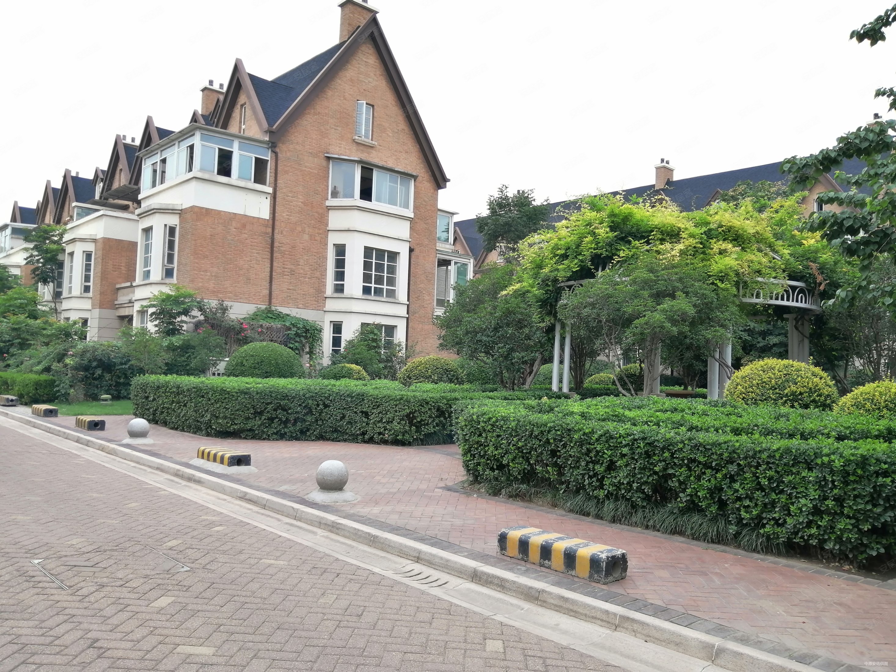 普罗旺世香榭丽舍二手房,840万,5室2厅,3卫,260平米-郑州安居客