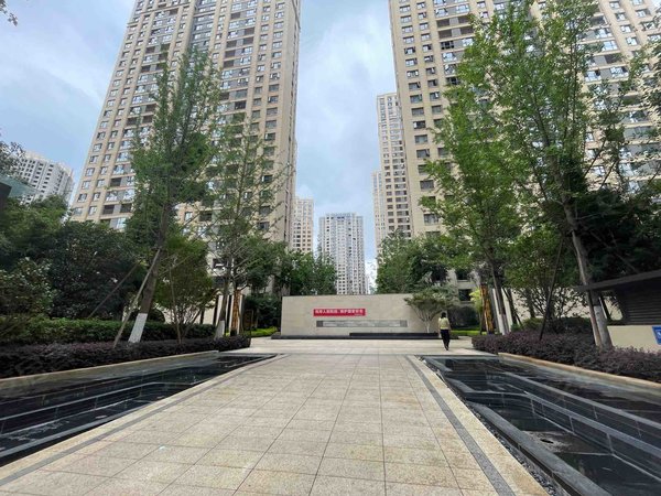 昆明官渡世纪城红星天铂北区红星天铂北区,家具齐全,南北通透,房源