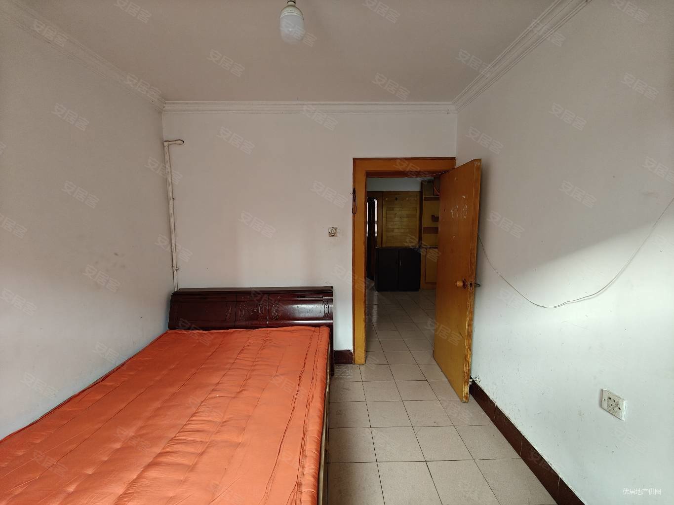 东新苑二层可过户可贷款出行方便随时可看