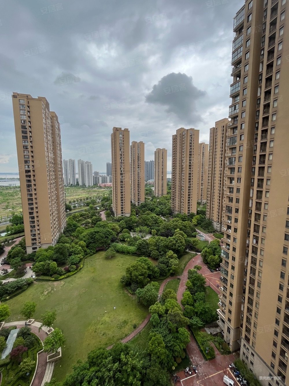 盈都江悦城板楼70年产权楼龄新满二高楼层视野好