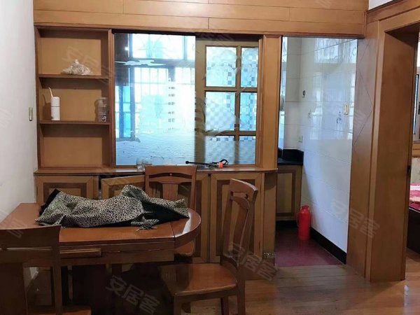 杭州临安临安城区锦福新村临安广场地铁口!锦福新村,楼层佳,两房一卫!