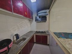 喀什喀什市喀什城区中亚商贸城33平单身公寓 每月791可年租半年付 带空调出租房源真实图片