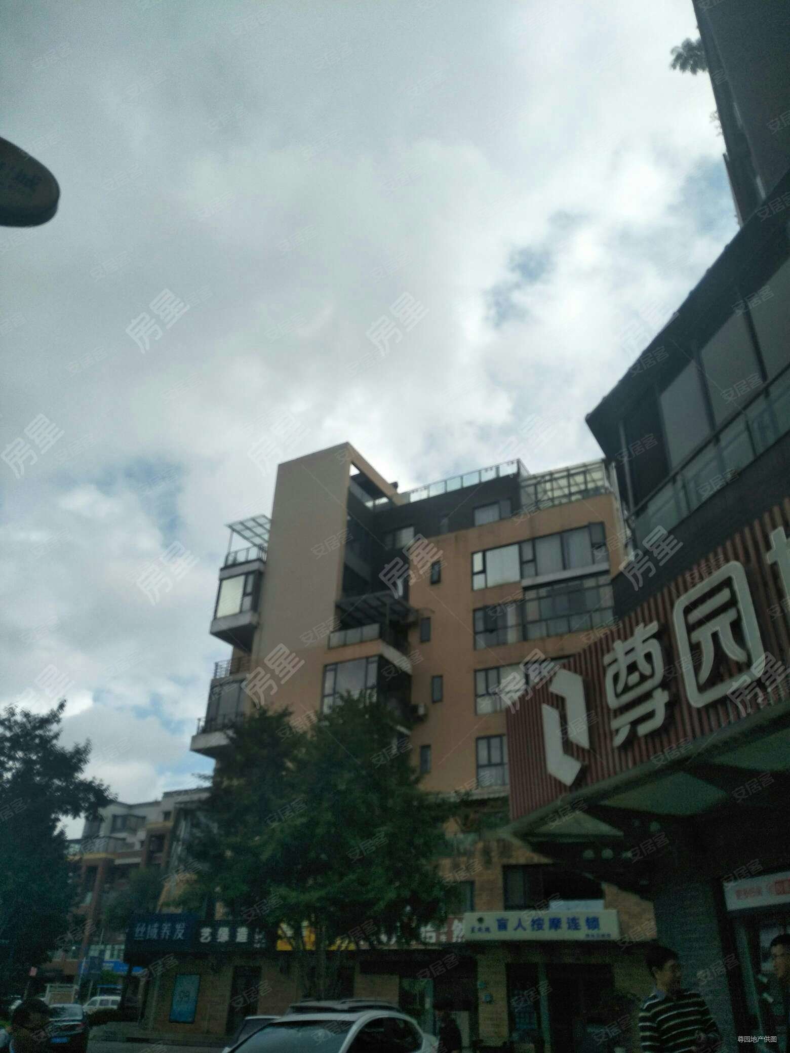 滇池卫城尚层 近地铁 超低密度 中间楼层 小三房 商品住宅