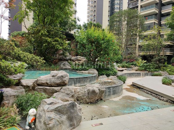 南宁良庆良庆镇彰泰府彰泰府 4室2厅2卫 98平 电梯房 精装修出租房源