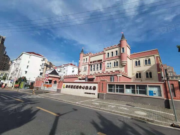 上海闵行金虹桥虹梅路2986弄小区主卧朝南,一梯四户,小区中心位置