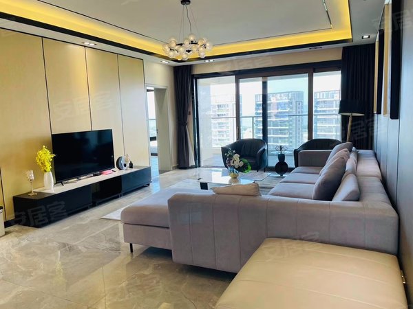 深圳南山西丽冠铭雅苑清晨里近大沙河.