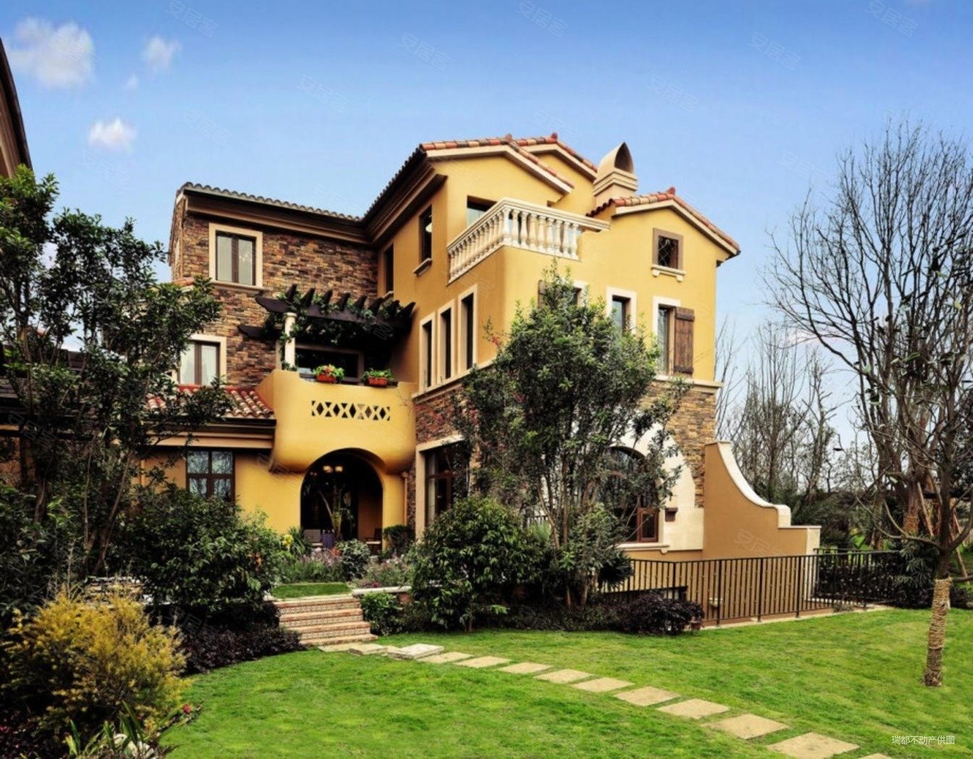 端头位置视野开阔无遮挡采光棒建发浅水湾清水独栋别墅南北通透