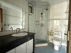 湖州长兴长兴市区仓前街小区2小附近，只租一家人拎包入住精装修出租房源真实图片