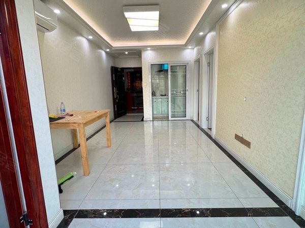 深圳宝安石岩河滨花园万联商场对面河滨花园健康步梯大三房两厅,采光