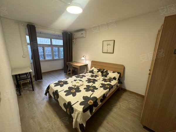 上海黄浦蓬莱公园仁宝公寓新出!电梯两室一厅!可以同事合租!住多人!