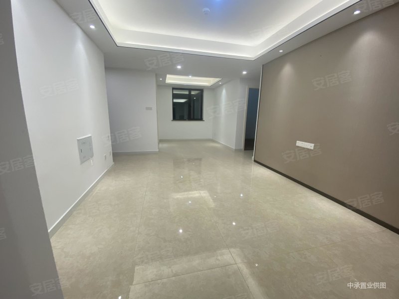 悦海锦府 次新小区 有电梯 板楼 小三居 高楼层采光充足