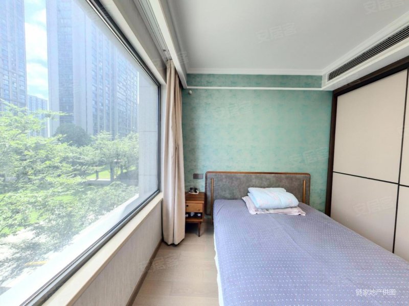 云谷公寓4室2厅2卫121.76㎡南438万