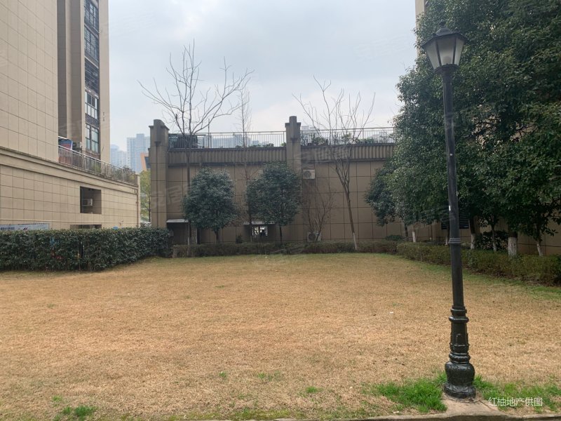 三号线地铁口50米师大洋房品质小区拎包入住